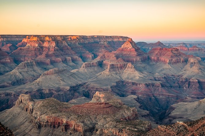 2 Day: Grand Canyon, Antelope Canyon, Horseshoe Bend, Zion Tour - Zion’s red rock in a two-hour window
