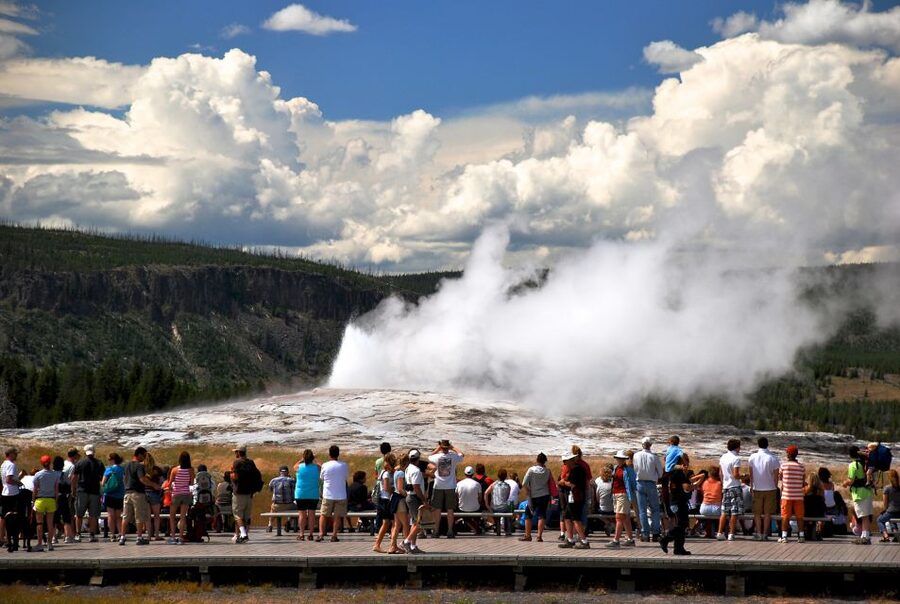 7-Day Yellowstone National Park Rocky Mountain Explorer - The final stretch: Discovery Center and Valley of Fire