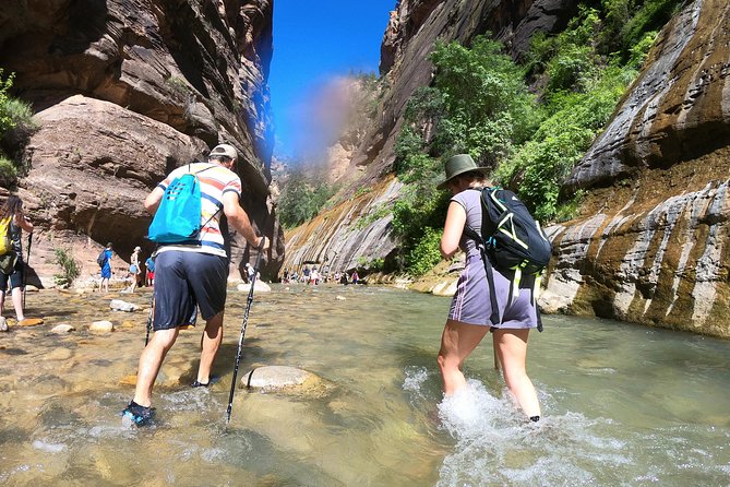 7-Day: Zion, Bryce, Monument Valley, Arches and Grand Canyon Tour - Monument Valley: a Navajo guide takes the wheel