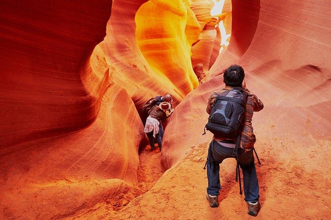 Antelope Canyon and Horseshoe Bend Small Group Tour from Vegas - How the small-group format affects the day