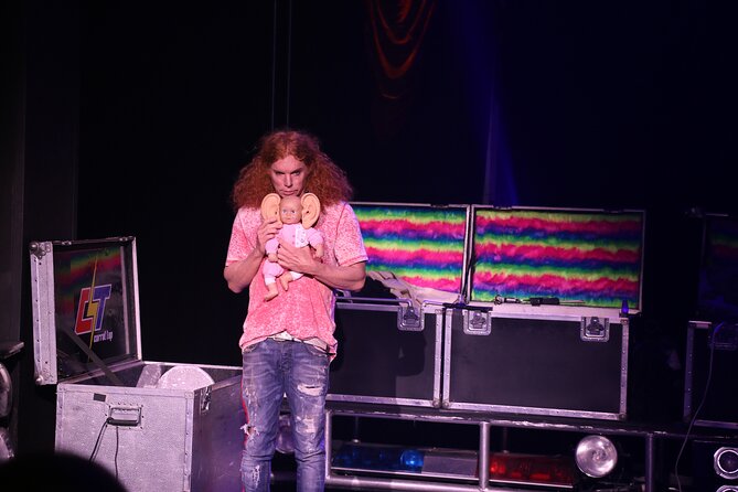 Carrot Top at the Luxor Hotel and Casino - Getting to the Atrium Theater