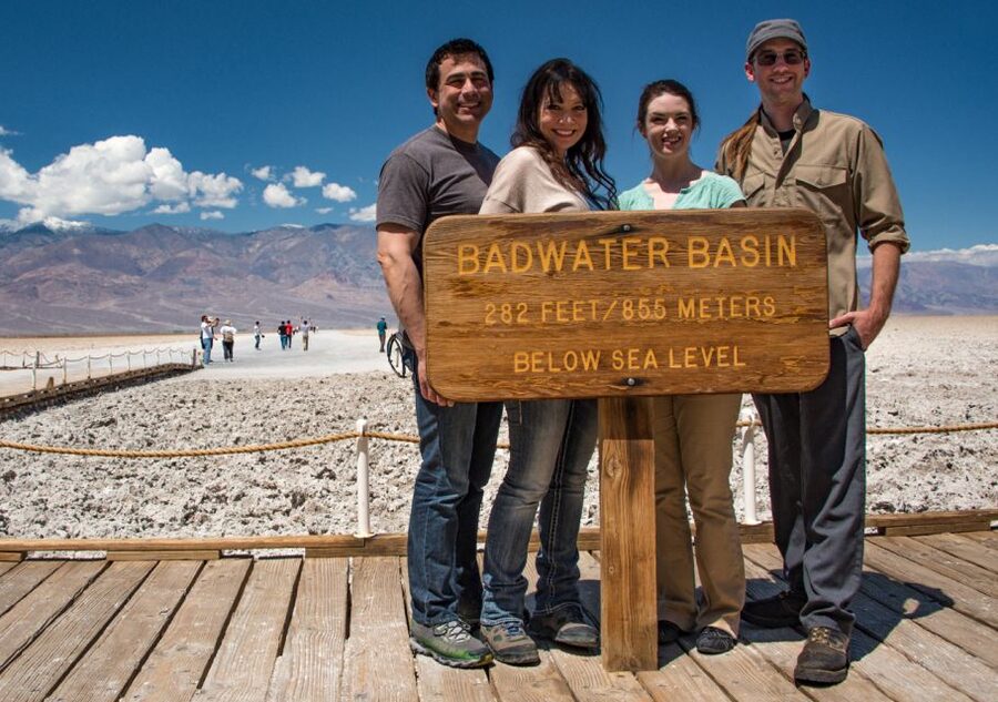 From Las Vegas: Death Valley Trekker Tour - Artists’ Palette and the pleasure of the changing colors