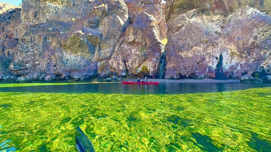 From Las Vegas: Hoover Dam Kayak Trip with 6 Hot Springs - What guides add to a demanding day