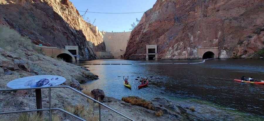 From Las Vegas: Hoover Dam Kayak Trip with 6 Hot Springs - Hot springs, slot canyons and quick stops