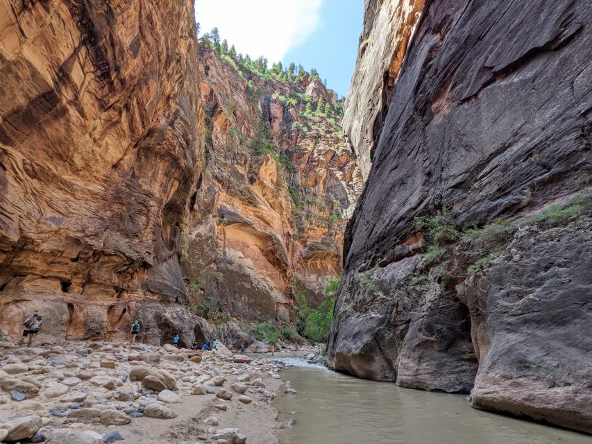 From Las Vegas: Zion National Park Small Group Adventure - Food, comfort stops, and the pie detour
