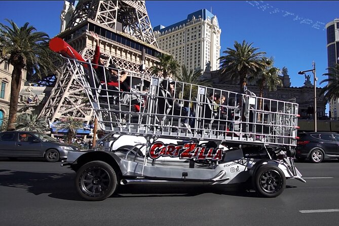 Giant Shopping Cart Limo Ride in Las Vegas - Music, photos and the driver-host