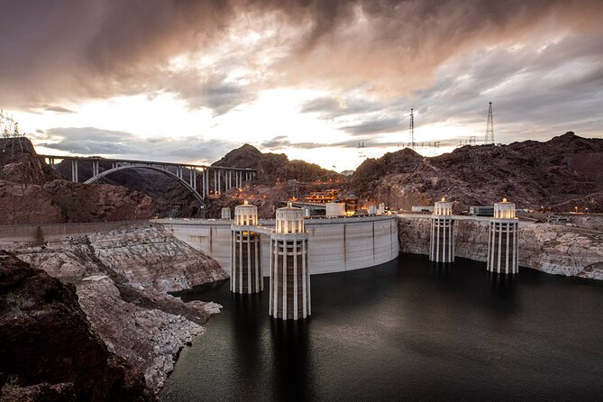Hoover Dam Tour from Las Vegas with Hot Breakfast - The desert drive sets up the scale