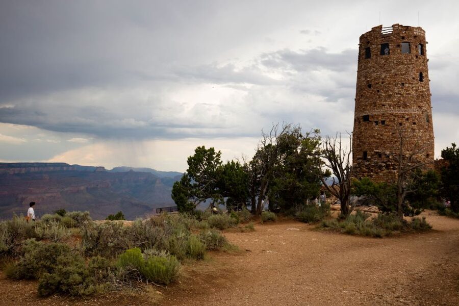 LA: Vegas, Grand Canyon, Antelope and Bryce, Zion 4-Day Tour - Day two: Navajo country and the Grand Canyon’s South Rim