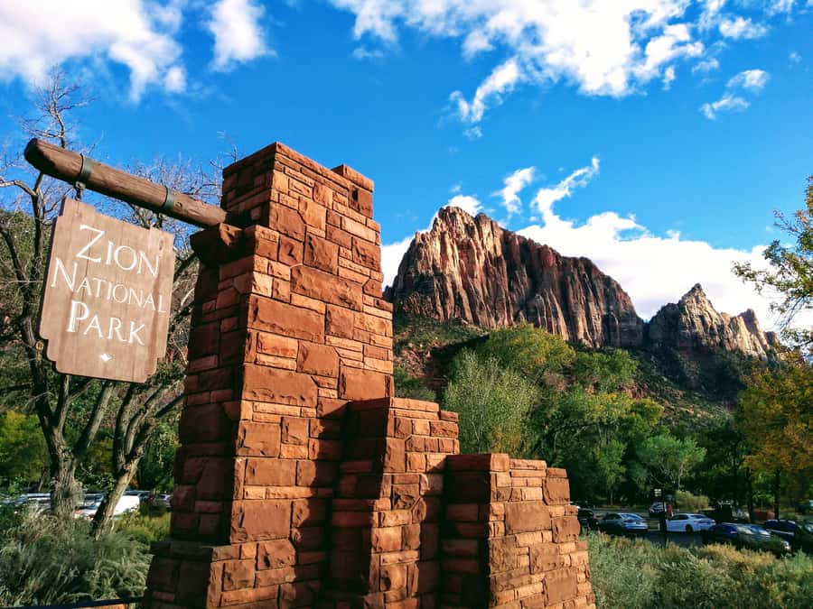 Las Vegas: Bryce and Zion National Parks Tour with Lunch - Starting from Treasure Island