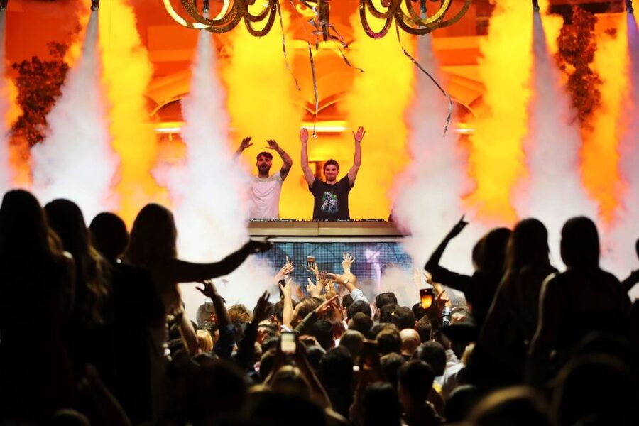 Las Vegas: Club Crawl by Party Bus w/ Free Drinks - At a glance