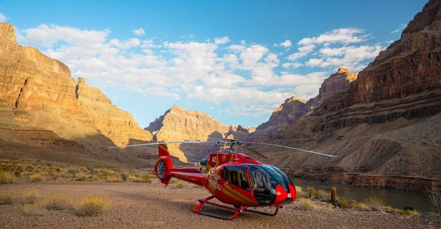 Las Vegas: Grand Canyon Helicopter Landing Tour - Touching down beside the Colorado River