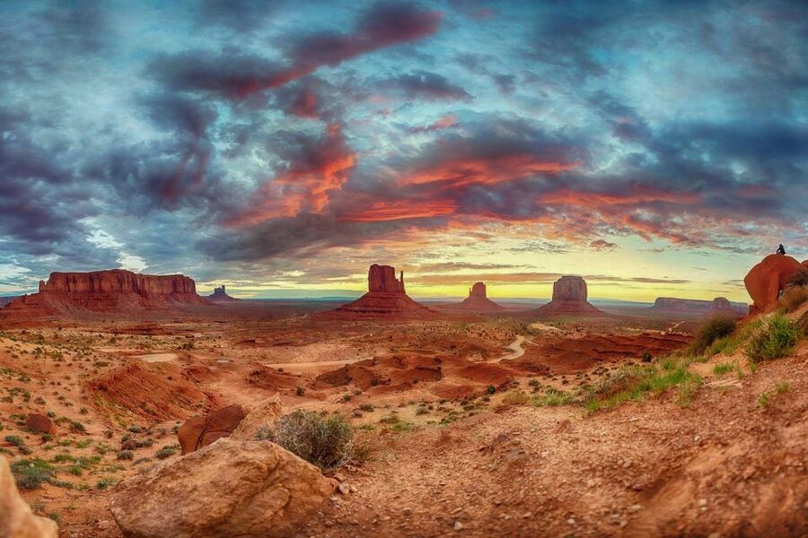 Las Vegas: Grand Canyon, Monument Valley & Zion 3-Day Tour - Day two: Navajo-guided Jeep touring in Monument Valley
