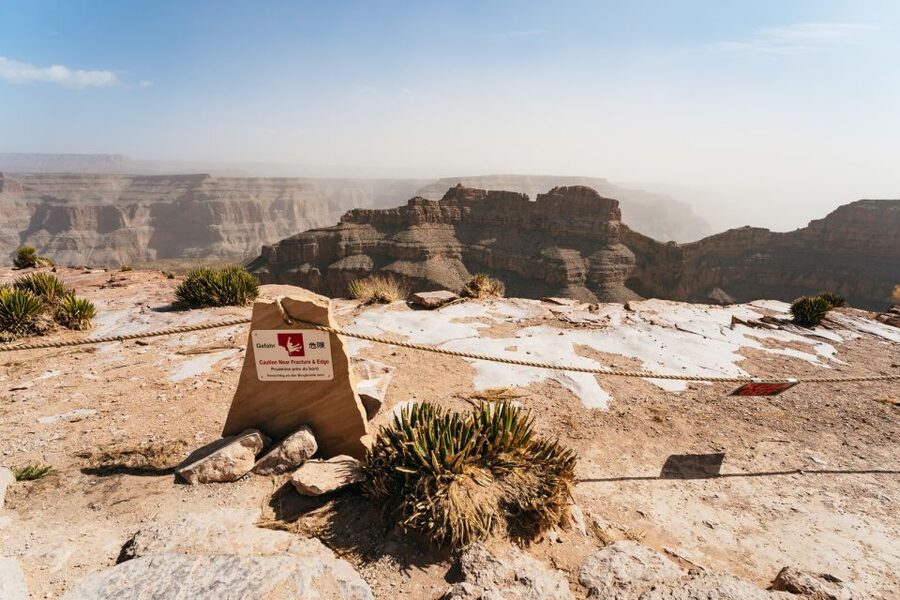 Las Vegas: Grand Canyon West & Hoover Dam Tour + Breakfast - The bus ride through Arizona