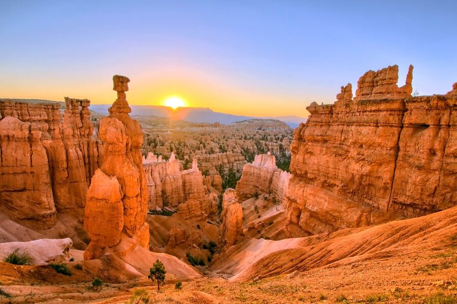 Las Vegas: Grand Canyon, Zion and Monument Valley 3-Day Tour - Day one: Zion’s cliffs, then Bryce’s hoodoos