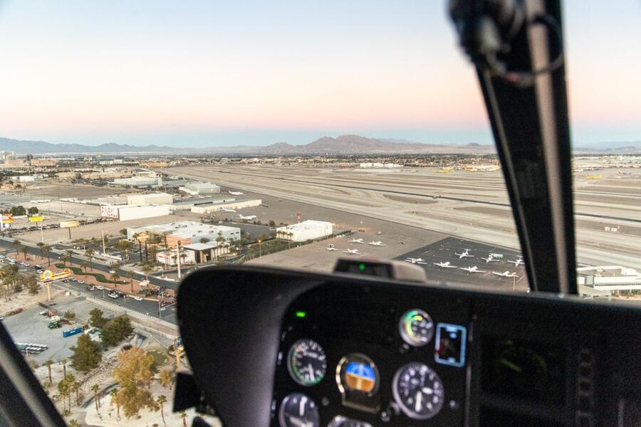 Las Vegas: Helicopter Night Flight over the Strip - The Strip from above, in ten bright minutes