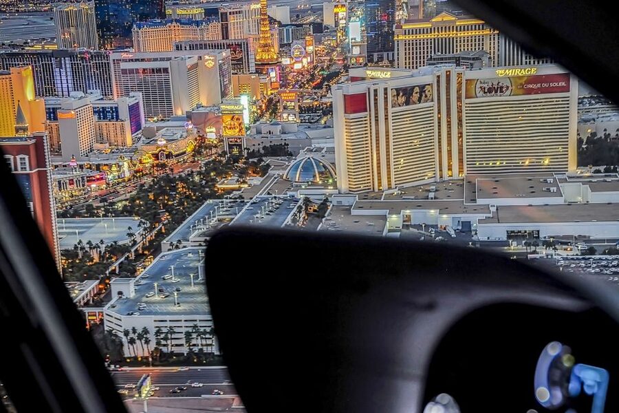 Las Vegas: Helicopter Night Flight over the Strip - Who will get the most from this flight?
