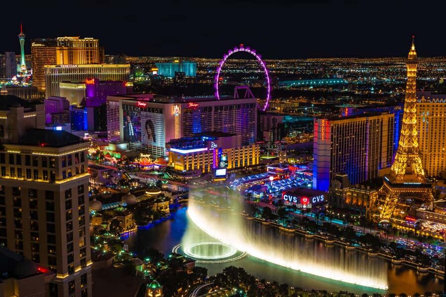 Las Vegas: Helicopter Tour of the Strip with Window Seats - From Mandalay Bay to Fremont Street