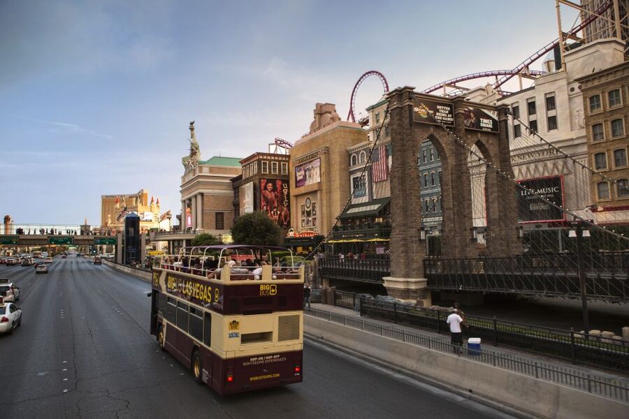 Las Vegas: Hop-on Hop-off Sightseeing Tour by Open-Top Bus - Commentary, drivers and what you hear