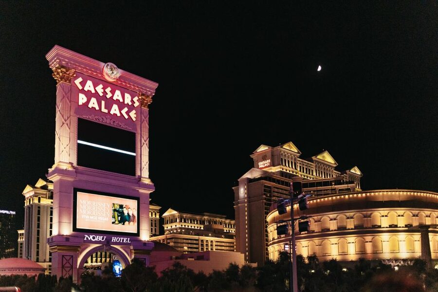 Las Vegas: Sightseeing Night Tour by Open-top Bus - Who should book this night ride