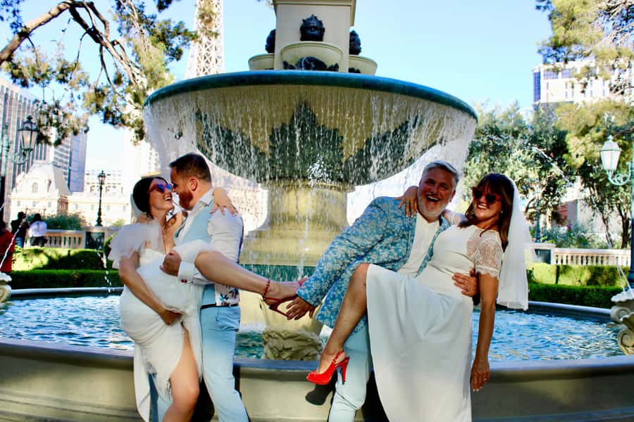 Las Vegas Strip Limo Tour with Champagne and Photos - Bellagio fountains: a photo stop with a show