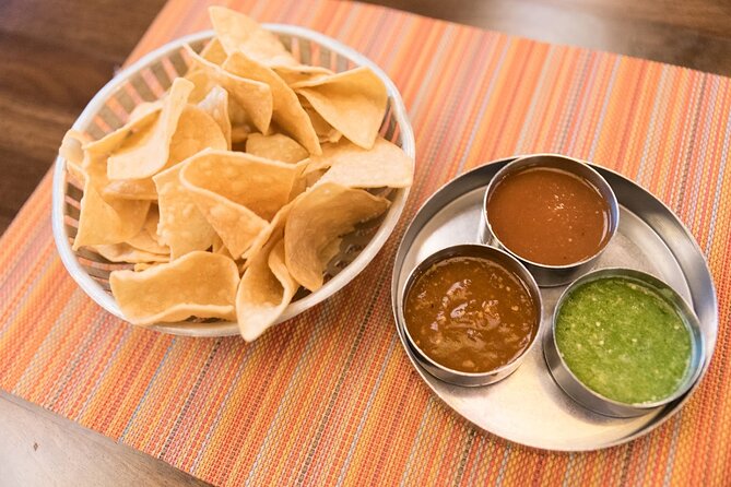 Las Vegas: The Strip's Celebrity Chefs Tour or Downtown Food Tour - The guide can make the difference