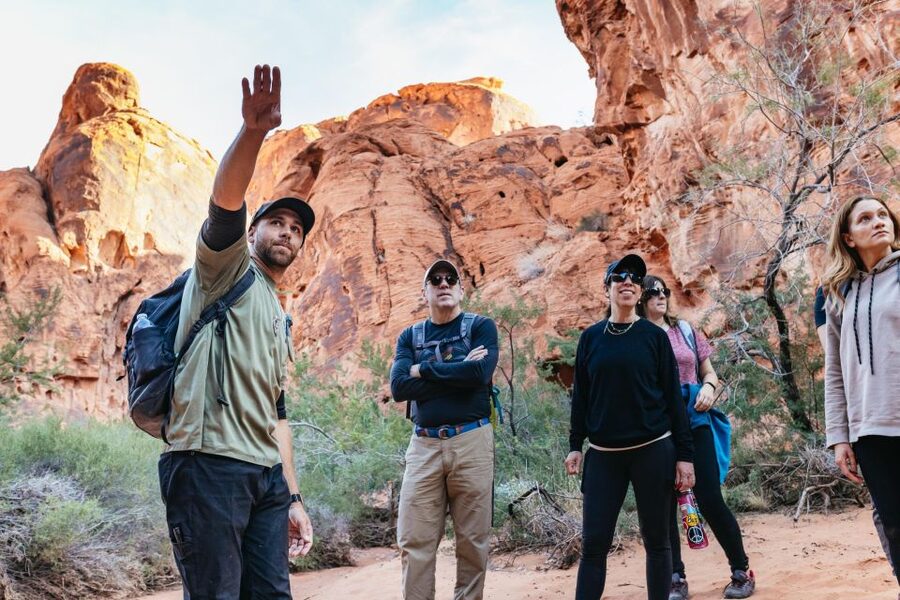 Las Vegas: Valley of Fire Guided Hike with Drinks and Snacks - Scrambling for views, with room to adjust