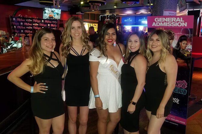 Las Vegas VIP Nightclub Party Bus Crawl - Dress smart, and plan for a lot of walking