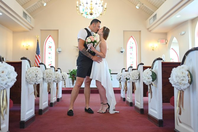Las Vegas Wedding at A Special Memory Wedding Chapel - Who should book this chapel