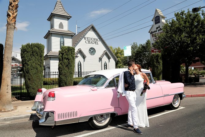 Las Vegas Wedding at A Special Memory Wedding Chapel - Elvis or a Strip photo tour adds a different kind of occasion