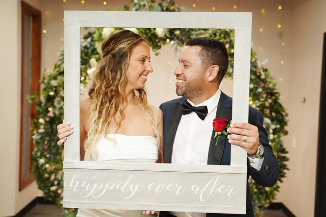 Las Vegas Wedding at The Little Vegas Chapel - Booking details that can shape your plans