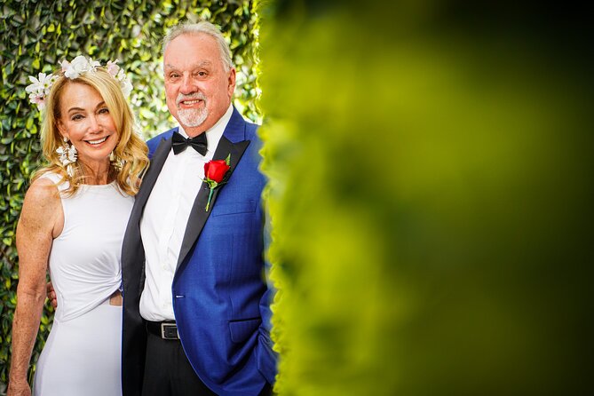 Las Vegas Wedding at The Little Vegas Chapel including Limousine Transportation - What the $499 price covers, and what it does not