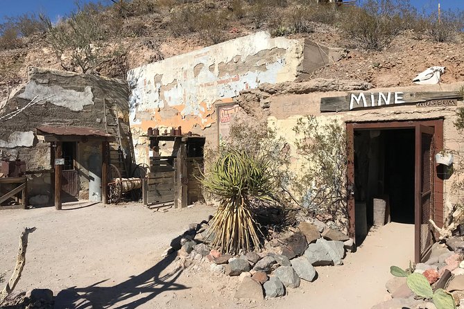 Oatman Mining Camp & Burros: Historic Route 66 Tour from Laughlin - Small groups make the day feel less like a bus run
