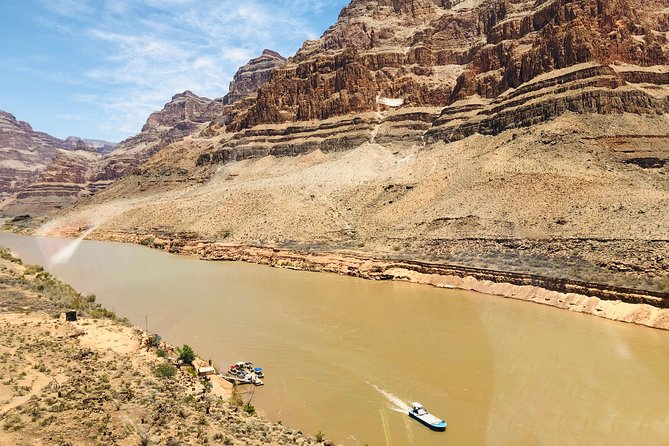 Private Grand Canyon West and Joshua Tree Photography Tour - Guides make the day personal
