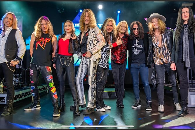 Raiding the Rock Vault at the Hard Rock Cafe in Las Vegas - A 90-minute concert that keeps moving