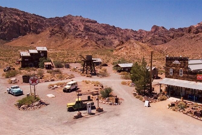 Red Rock Canyon, Nelson Ghost town,7 Magic Mountains, Hoover Dam - Hoover Dam: walk the top, skip the power plant tour