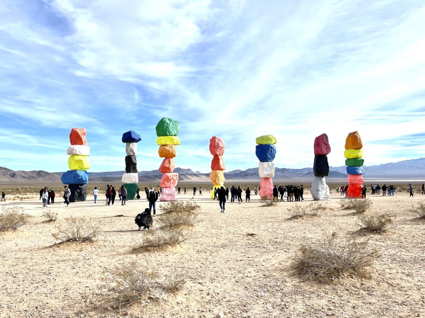 Red Rock Canyon Sign& Seven Magic Mountains Tour - Seven Magic Mountains: desert art in seven towers