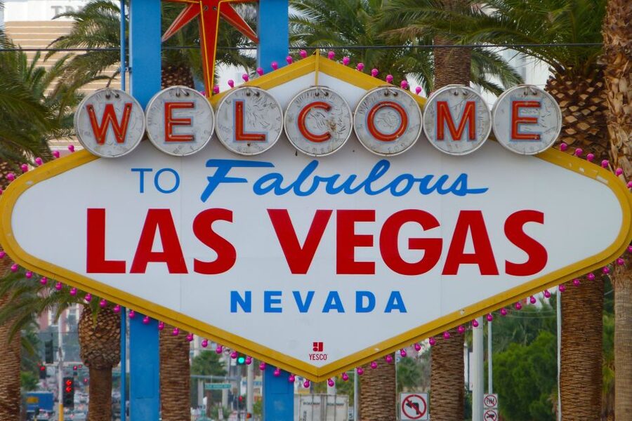 Shuttle between Las Vegas, Bryce, Zion and St George - What the price buys you