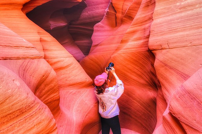 Small-Group Lower Antelope Canyon & Horseshoe Bend Tour w/ Lunch - Lake Powell and the smaller moments along the road