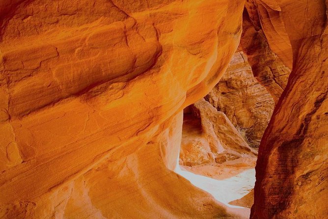 Valley of Fire/ Mojave Desert VIP Small Group Tour From Las Vegas - Sandstone, petroglyphs and the park’s main stops