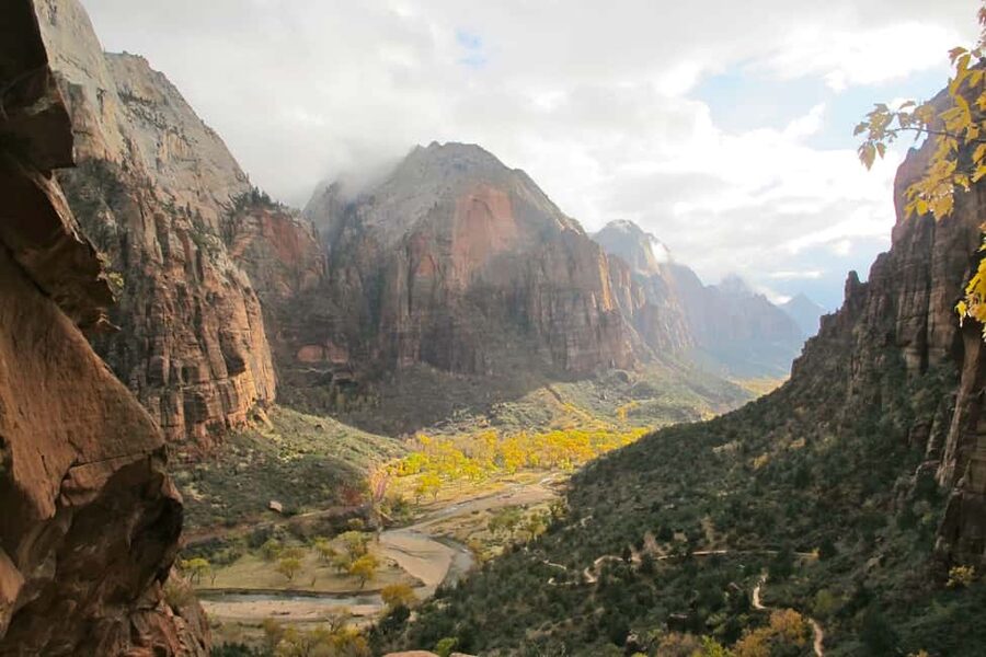 Vegas: Grand Canyon, Antelope Canyon, Horseshoe Bend, & Zion - Zion’s cliffs set the tone