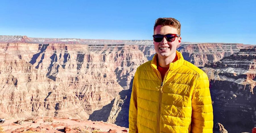 Vegas: Grand Canyon, Hoover Dam, Lunch/Skywalk Options, WiFi - Joshua trees and the changing desert scenery