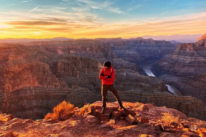 VIP Luxury Grand Canyon West and Hoover Dam with Skywalk - At a glance