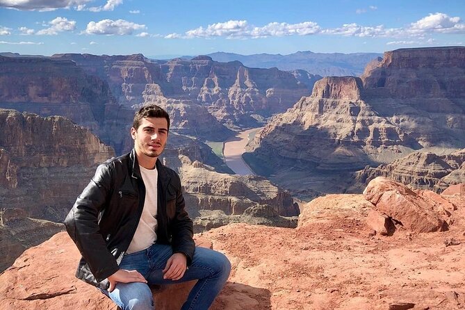 VIP Luxury Grand Canyon West and Hoover Dam with Skywalk - Eagle Point, Hualapai culture and the Skywalk